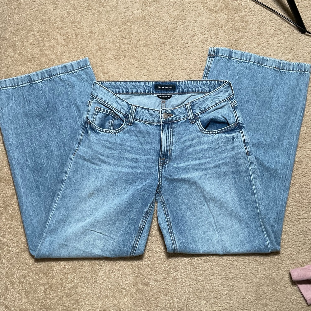 Light wash Aeropostale jeans